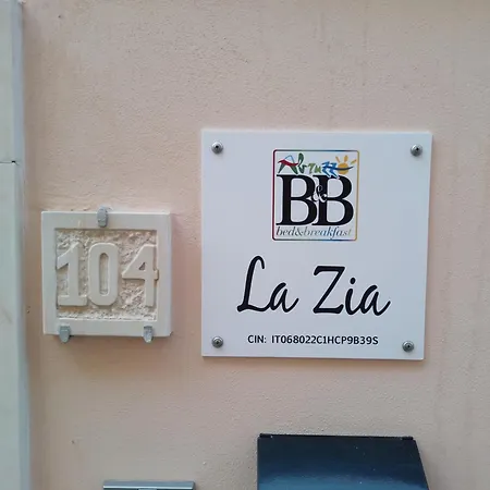 La Zia - *